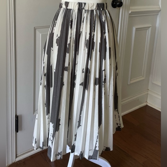 YOSHI KONDO Pleated Skirt Size Small - Picture 3 of 4